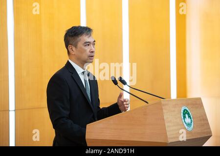 Ho Veng sur, Monsieur le Commissaire de l'audit de Macao, prend la parole à la conférence de presse au siège du Gouvernement de Macao à Macao, Chine, 2 décembre 2019. L Banque D'Images