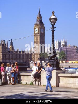 Chambres du Parlement et à partir de la rive sud de la rivière Thames, London Borough of Lambeth, Greater London, Angleterre, Royaume-Uni Banque D'Images