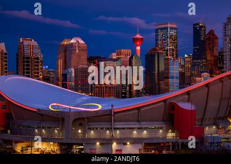 Calgary Skyline at Night Banque D'Images