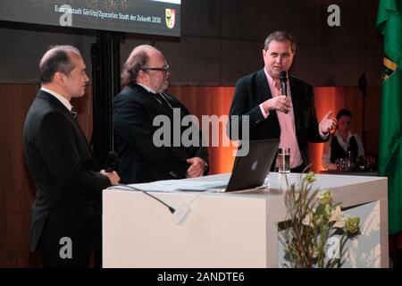 Oberbürgermeister Octavian Ursu ,Stefan Arndt (X Movies), Markus Görsch (MDM) beim Neujahrsempfang der Stadt Coburg dans der Schenckendorff-Turnhalle dans Banque D'Images