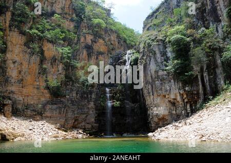 Capitol, Minas Gerais, Brésil, 26 Novembre 2019. Canyons Waterfall situé à Capitolio dans l'état de Minas Gerais. Banque D'Images