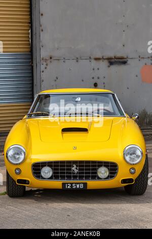 1961 Ferrari 250 GT à Bicester Heritage Centre super scramble event. Bicester, Oxfordshire, Angleterre Banque D'Images