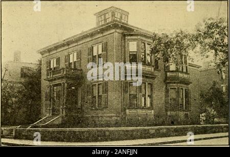 Annuaire médical du Grand Boston : 1913-1914 . L'hôpital privé Hart Incorporated 95 MORELAND ST., téléphone, ROXBURY Roxbury 2130 à des fins médicales, chirurgicales et obstétriques cas. Commodément et agréablement situé, à 4 minutes en voiture deDudley-Street Terminal. Agréable, chambres ensoleillées. Bien-equippedoperating chambres et salle d'accouchement. Les prix varient de 15,00 $ à 50,00 $ par semaine. L'École de formation pour les infirmières et infirmiers de l'hôpital connecté avec les médecins, les infirmières et infirmiers pour l'élève peut obtenir des cas à $15.00par semaine. BERTHA C. HART, surintendant Mme HATTIE A. APPLEBEE, sous l'hôpital Des Brisay 564 36-3 Banque D'Images