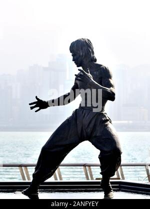 Statue de Bruce Lee dans la promenade de Tsim Sha Tsui, Hong Kong Banque D'Images