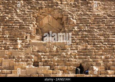 Grande Pyramide de Giza, aussi Pyramide de Khuf, grandes pyramides, dans le désert sablonneux, giza, le caire, Egypte, Afrique du Nord, Afrique Banque D'Images