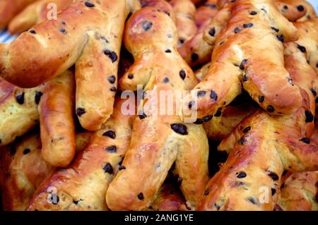 Noël chaud croûté frais brioches aux raisins Banque D'Images