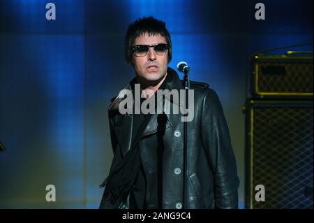 09/11/2008 Milan Italie , concert en direct de l'Oasis au Rai Studies : Liam Gallagher pendant le concert Banque D'Images