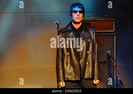 09/11/2008 Milan Italie , concert en direct de l'Oasis au Rai Studies : Liam Gallagher pendant le concert Banque D'Images