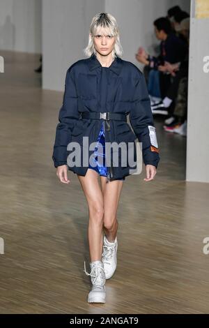 Heron Preston AW20 piste pendant la Fashion Week de Paris Carnet d'hommes Janvier 2020 - Paris, France 16/01/2020 | Le monde d'utilisation Banque D'Images