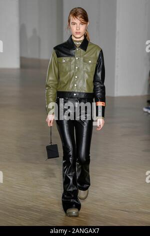 Paris, France. 05Th Jan, 2020. Heron Preston AW20 piste pendant la Fashion Week de Paris Carnet d'hommes Janvier 2020 - Paris, France 16/01/2020 | Crédit dans le monde entier d'utilisation : dpa/Alamy Live News Banque D'Images