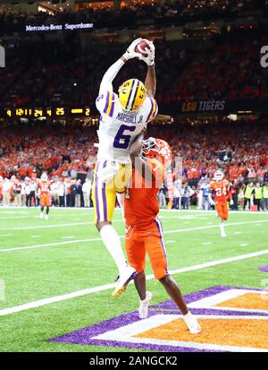 LSU Tigers récepteur large terrasse Marshall fils (6) fait une capture touchdown bondissant dans le 4e trimestre au cours de la NCAA College Football Match de championnat national en séries éliminatoires contre le Clemson Tigers Lundi, 13 janvier 2020, à la Nouvelle Orléans. Défait LSU Clemson 42-25. (Photo par IOS/ESPA-images) Banque D'Images