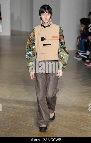 Heron Preston AW20 piste pendant la Fashion Week de Paris Carnet d'hommes Janvier 2020 - Paris, France 16/01/2020 | Le monde d'utilisation Banque D'Images
