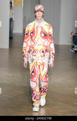 Heron Preston AW20 piste pendant la Fashion Week de Paris Carnet d'hommes Janvier 2020 - Paris, France 16/01/2020 | Le monde d'utilisation Banque D'Images