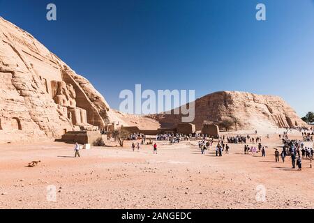 Temples D'Abu Simbel, Grand Temple, Temples De Nefertari, Monuments Nubiens, Abu Simbel, Gouvernorat D'Assouan, Egypte, Afrique Du Nord, Afrique Banque D'Images