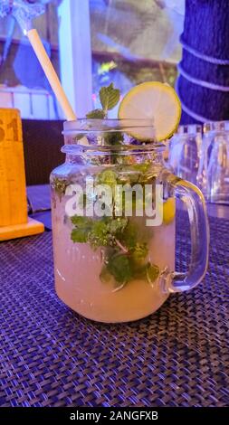 Le Mojito en pot, Goa, verre Banque D'Images