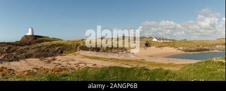 Panaoramic de l'île Llanddwyn site de l'église de Dwynwen à Anglesey au nord du Pays de Galles Banque D'Images