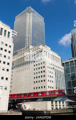 Dockland Light Railway, Canary Wharf, Londres, Angleterre Banque D'Images