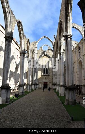 Ruines du couvent Carmo, Largo do Carmo, Lisbonne, Portugal Banque D'Images