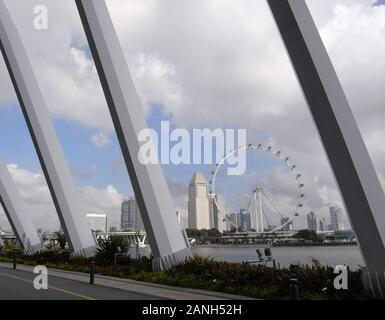 Singapour Singapour - Le 26 février 2016 Big Eye roue fée dans port de Singapour Banque D'Images