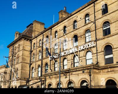 Le Grand Victoria Hotel à partir de Bridge Street Bradford West Yorkshire Angleterre Banque D'Images