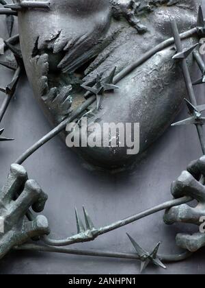 MONT VALÉRIEN À SURESNES PRÈS DE PARIS EST DEPUIS LE DÉBUT DES ANNÉES 60 UN MONUMENT NATIONAL DE LA RÉSISTANCE FRANÇAISE PENDANT LA GUERRE MONDIALE II (DÉTAILS) - HISTOIRE FRANÇAISE - MUSÉE D'HISTOIRE DE PARIS - VICTIMES NAZIS © FRÉDÉRIC BEAUMONT Banque D'Images