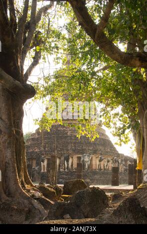 Wat Chang Lom À Sukhothai, Thaïlande Banque D'Images