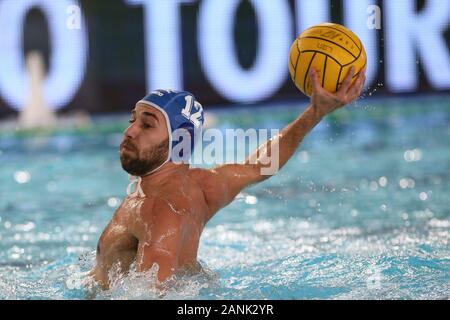 Angelos vlachopoulos (Grèce) au cours de l'enceinte quadrangulaire - Hongrie contre la Grèce, Cuneo, Italie, 04 Jan 2020, Waterpolo Waterpolo Équipe internationale Banque D'Images