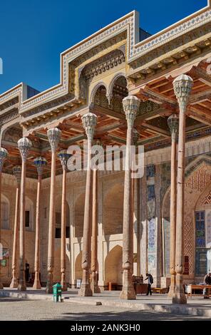 Colonnes d'Hovuz ou mosquée Bolo Bolo Hauz mosquée, Boukhara, Ouzbékistan, l'Asie centrale Banque D'Images