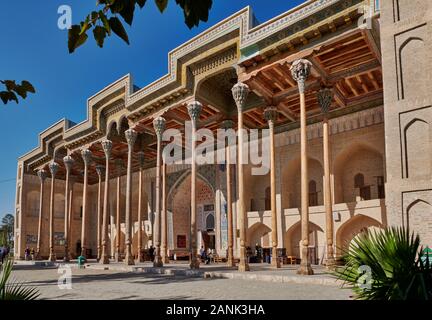 Colonnes d'Hovuz ou mosquée Bolo Bolo Hauz mosquée, Boukhara, Ouzbékistan, l'Asie centrale Banque D'Images