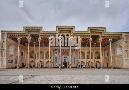 Colonnes d'Hovuz ou mosquée Bolo Bolo Hauz mosquée, Boukhara, Ouzbékistan, l'Asie centrale Banque D'Images