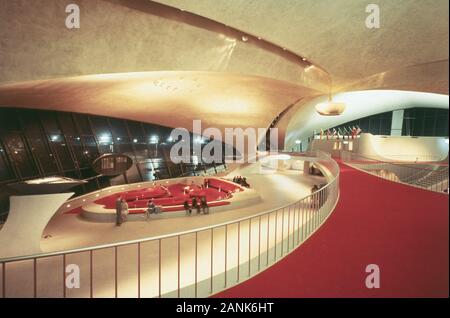 Trans World Airlines Terminal, l'aéroport Idlewild, maintenant connu sous le nom de John F. Kennedy International Airport, Queens, New York, USA, photo de Balthazar Korab, 1962 Banque D'Images