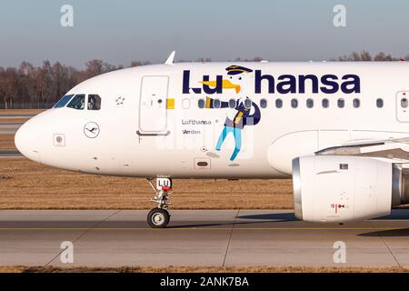 Munich, Allemagne - le 16 janvier 2020 Airbus A319 Lufthansa : avion à l'aéroport de Munich (MUC) en Allemagne. Airbus est un constructeur aéronautique de Toulous Banque D'Images