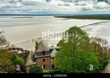 Inondations dues aux marées au Mont Saint Michel, Normandie, France Banque D'Images
