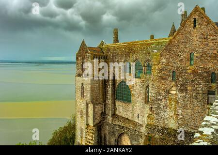 Inondations dues aux marées au Mont Saint Michel.Normandie, France Banque D'Images