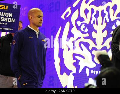 Janvier 17, 2020 New Orleans, LA...(Photo d'archives) LSU Tigers Baylor embauché coordonnateur défensif Dave Aranda comme son nouvel entraîneur-chef jeudi, trois jours après les Tigres ont terminé leur championnat national invaincu...Aranda, un entraîneur en chef pour la première fois, prend un grand programme 12 en bien meilleur état qu'il était quand il n'y a Matt Rhule il y a plus de trois ans, photographié ici en 2020 pour le Championnat National Collège Journée des médias le 11 janvier 2020, à New Orleans, LA. (Photographe complète absolue & Company Crédit : Jose Marin / MarinMedia.org / Cal Sport Media) (HOLLYWOOD, VIE Banque D'Images