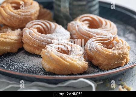 Frais et doux beignets espagnol prêt à manger Banque D'Images