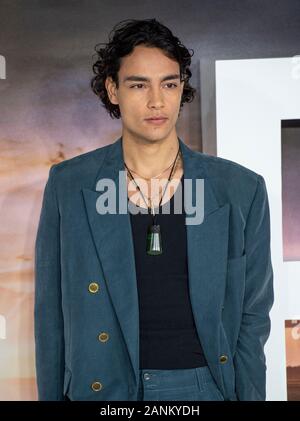 Londres, ANGLETERRE - 15 janvier : Evan Evagora assiste à la première européenne de "Star Trek original Amazon : Picard' à l'Odeon Leicester Square Luxe sur Janu Banque D'Images