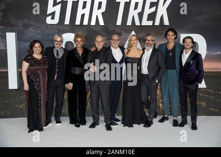 Londres, ANGLETERRE - 15 janvier : Kirsten Beyer, Alex Kurtzman, Michelle Hurd, Sir Patrick Stewart, Akiva Goldsman, Jeri Ryan, Michael Chabon, Evan Evagor Banque D'Images