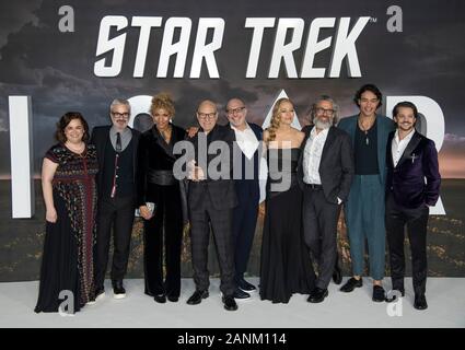 Londres, ANGLETERRE - 15 janvier : Kirsten Beyer, Alex Kurtzman, Michelle Hurd, Sir Patrick Stewart, Akiva Goldsman, Jeri Ryan, Michael Chabon, Evan Evagor Banque D'Images