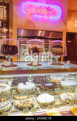 Miami Florida, Aventura, Aventura Mall, Cheesecake Factory, restaurant restaurants repas manger dehors café cafés bistrot, gâteaux, desserts, gâteries, produits Banque D'Images