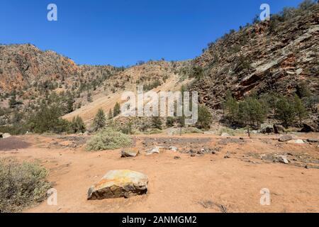 Glissement de terrain en scenic populaires Brachina Gorge, Ikara-Flinders, Parc National de l'Australie du Sud, Australie Banque D'Images