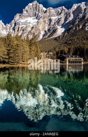 Lac Mosigo À San Vito Di Cadore, Dolomites, Italie Banque D'Images