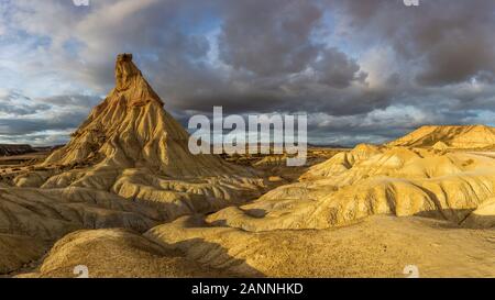 Castildetierra Cabezo de formation de grès dans le semi-désert Bardenas Reales région naturelle en Espagne Banque D'Images