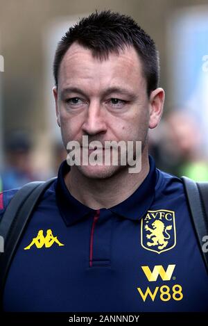 Aston Villa, directeur adjoint John Terry arrive pour le premier match de championnat à l'AMEX Stadium, Brighton. Banque D'Images