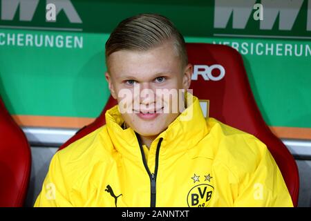 Augsburg, Allemagne. 18 janvier, 2020. firo : 18.01.2020, football, 1.Bundesliga, la saison 2019/2020, le FC Augsburg - Borussia Dortmund, Erling Haaland, Borussia Dortmund, Dortmund, BVB, Borussia, portrait, dans le monde de l'utilisation | Photo : afp/Alamy Live News Banque D'Images