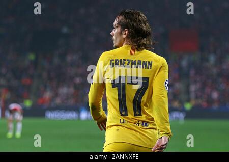 PRAGUE, RÉPUBLIQUE TCHÈQUE - le 23 octobre 2019 : Antoine Griezmann réagit de Barcelone au cours de l'UEFA Champions League match contre le Slavia Praha à Eden Arena à Prague, République Tchèque Banque D'Images