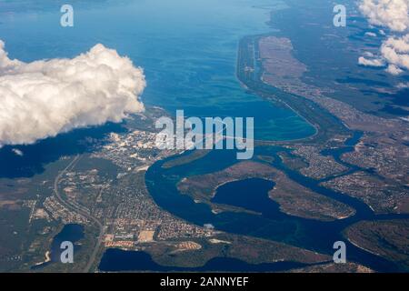 Barrage du réservoir de Kiev en Ukraine avec une vue d'ensemble Banque D'Images