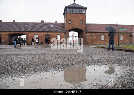 Gatehouse en allemand nazi Konzentrationslager Auschwitz II Birkenau (Auschwitz II Birkenau camp d'extermination nazi en Pologne occupée au cours de th Banque D'Images