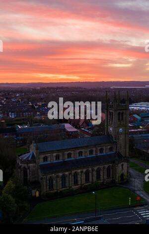 Vue aérienne de la célèbre région de Dividy Road à Bentilee, des zones pauvres et les plus rugueuses avec des logements de conseil Banque D'Images