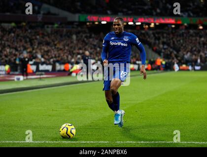 Stade de Londres, Londres, Royaume-Uni. 18 janvier, 2020. English Premier League, West Ham United contre Everton ; Djibril Sidibe De Everton - strictement usage éditorial uniquement. Pas d'utilisation non autorisée avec l'audio, vidéo, données, listes de luminaire, club ou la Ligue de logos ou services 'live'. En ligne De-match utilisation limitée à 120 images, aucune émulation. Aucune utilisation de pari, de jeux ou d'un club ou la ligue/player Crédit : publications Plus Sport Action/Alamy Live News Banque D'Images